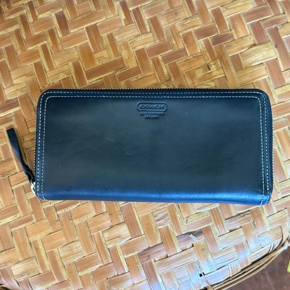 COACH Full Zip Accordion Style Black Leather - Picture 1 of 11